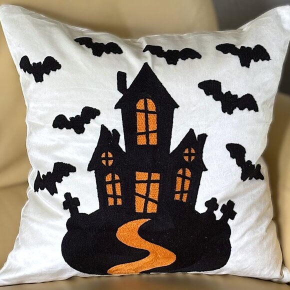 18x18 Embroidered Halloween Haunted House Graveyard Flying Bats Pillow Cover New - Picture 1 of 4